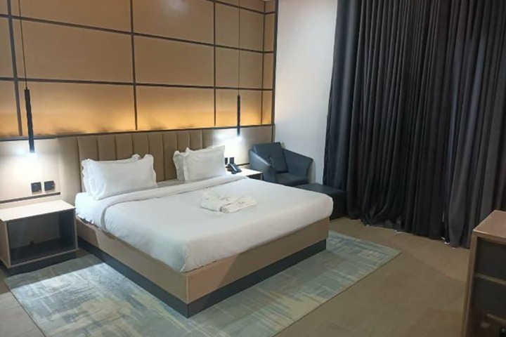 Room 11 of 52