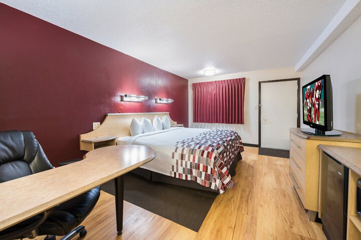 Superior King Bed (4 of 5)