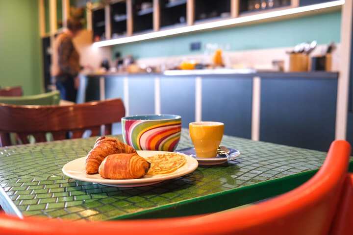 Breakfast/Coffee Service 32 of 57