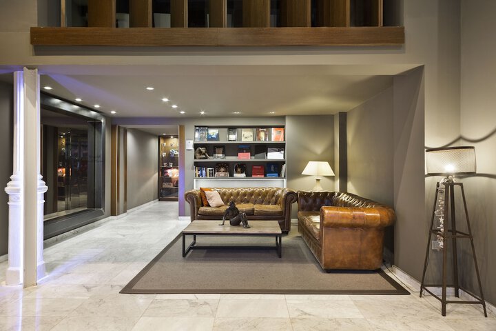Entrance & Lobby