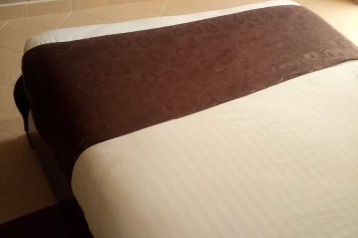 Room 10 of 19