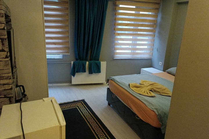 Room 2 of 12