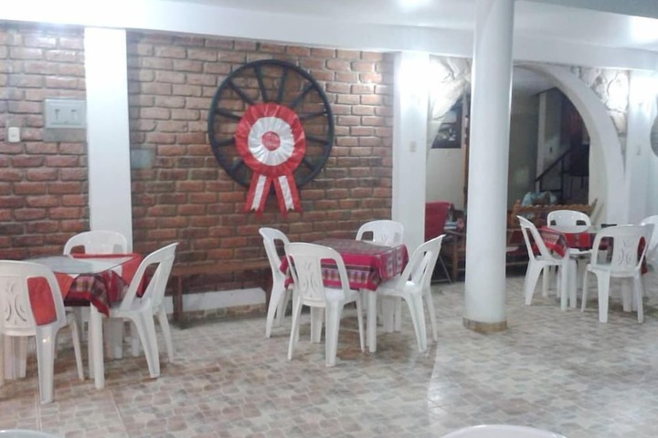 Dining 17 of 22