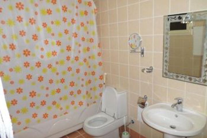 Room 2 of 22