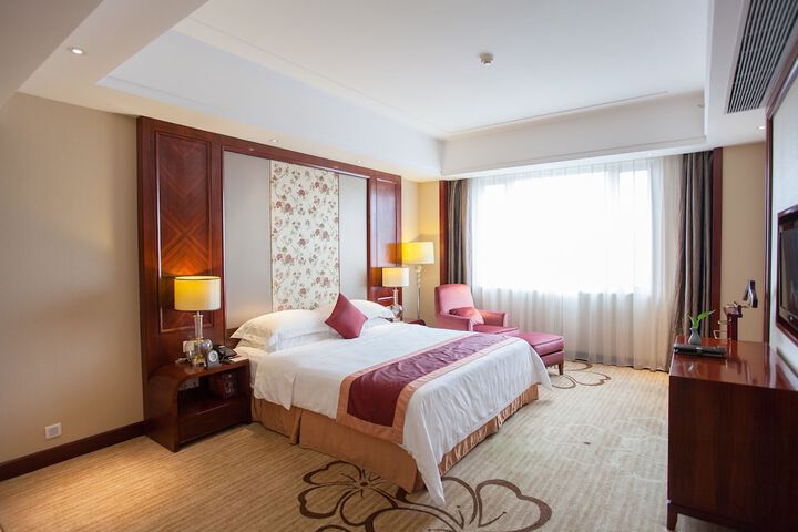 Room 15 of 74