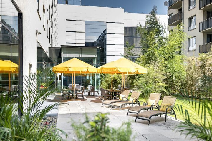 Hotel Exterior 31 of 35