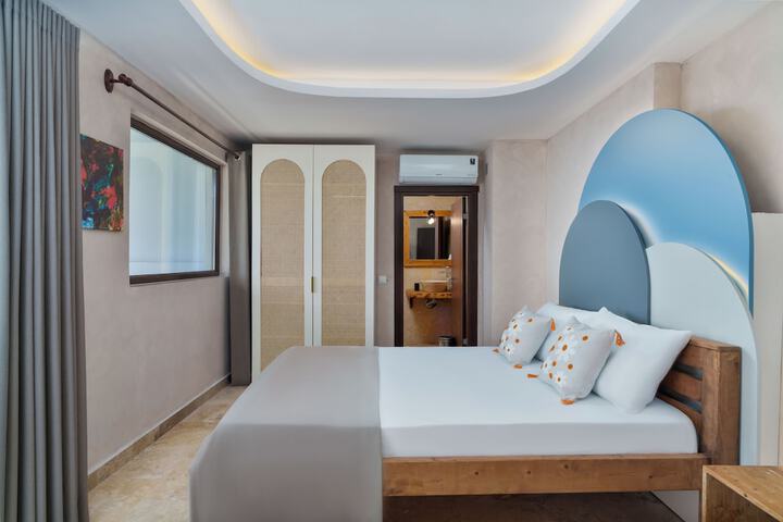 Room 15 of 74