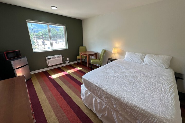 Room 16 of 37