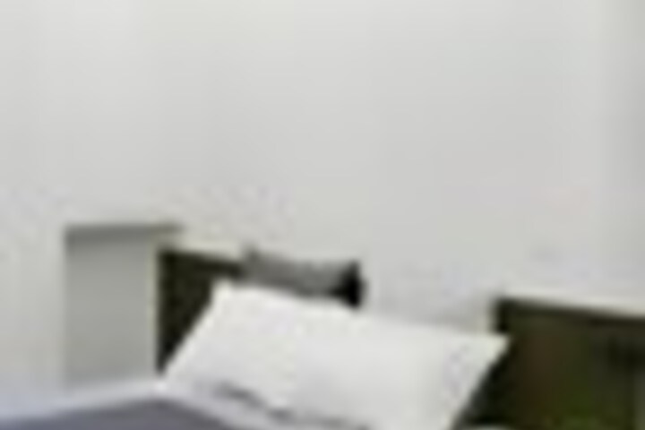 Room 44 of 126