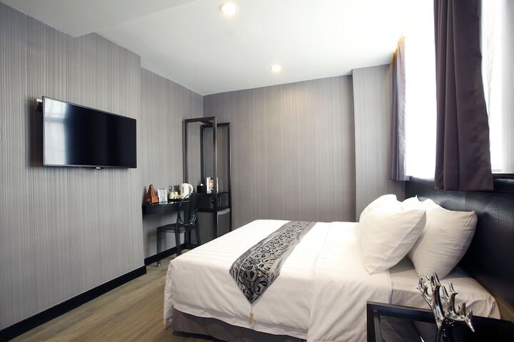 Room 10 of 87