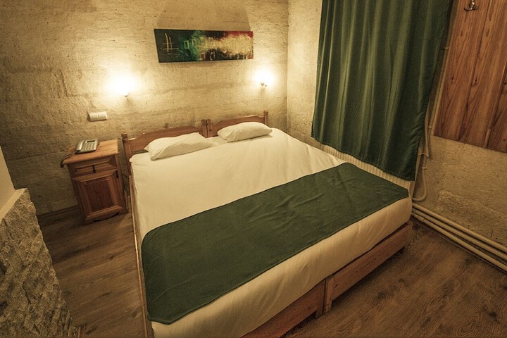Room 9 of 50