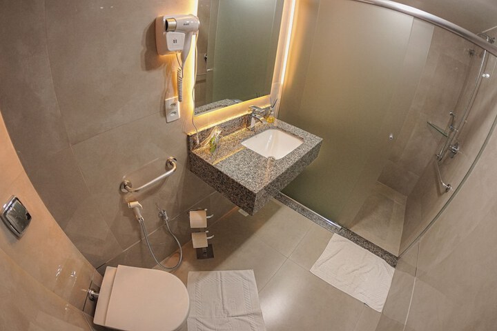 Room 19 of 33