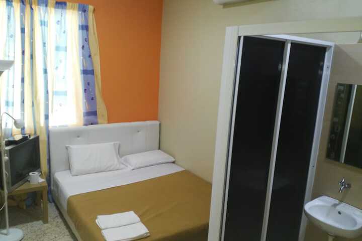 Room 16 of 19