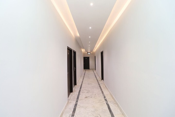 Ballroom/Hall 20 of 23
