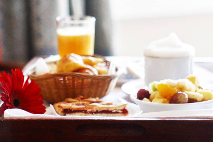 Breakfast/Coffee Service 21 of 30