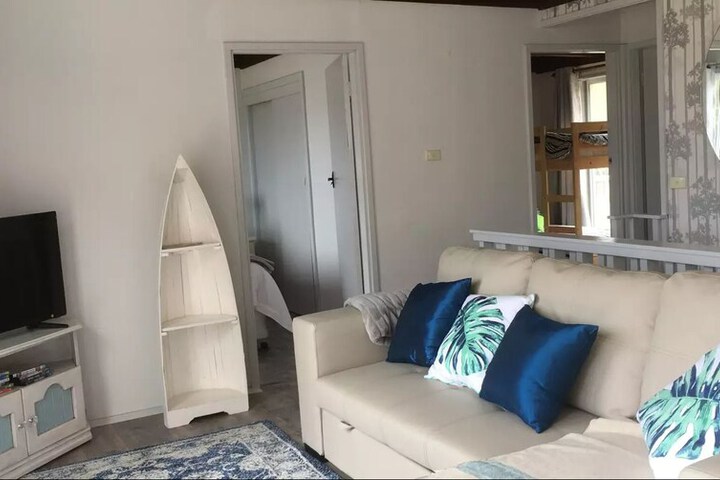 Room 11 of 13