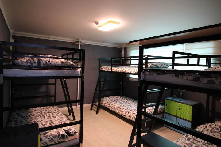 Room 17 of 86