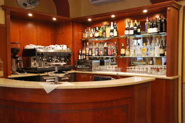 Lounge 41 of 48