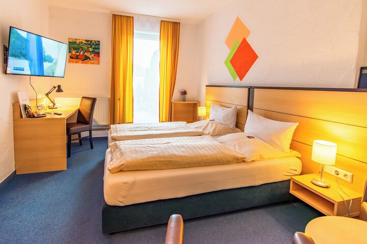 Room 14 of 87
