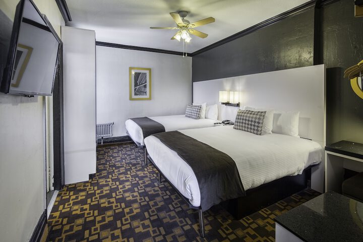 Room 10 of 42