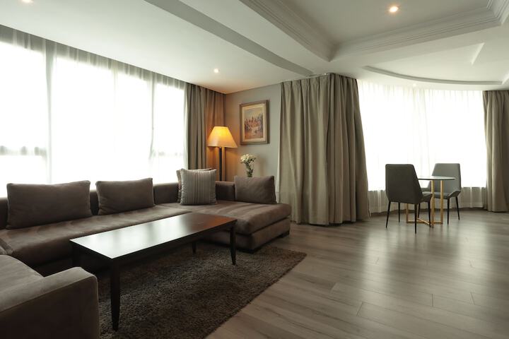 Room 10 of 63