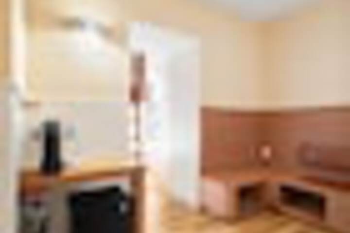 Room 53 of 171