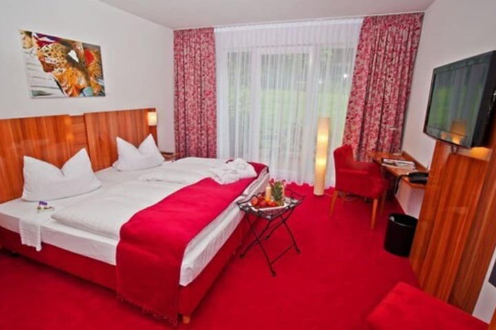 Room 10 of 40