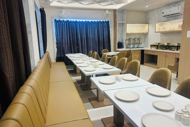 Dining 56 of 74