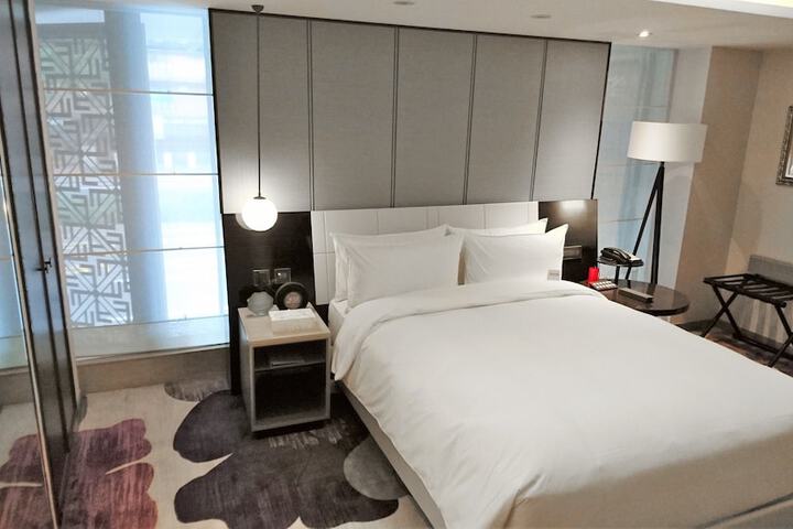 Room 34 of 66
