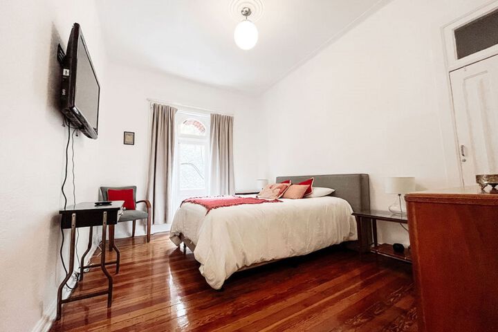 Room 185 of 293