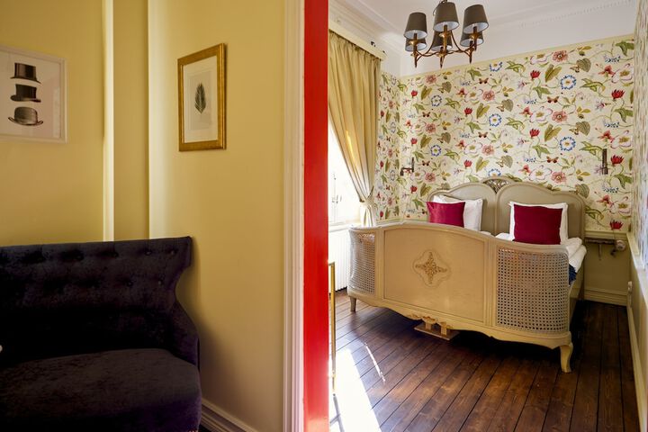 Room 21 of 72