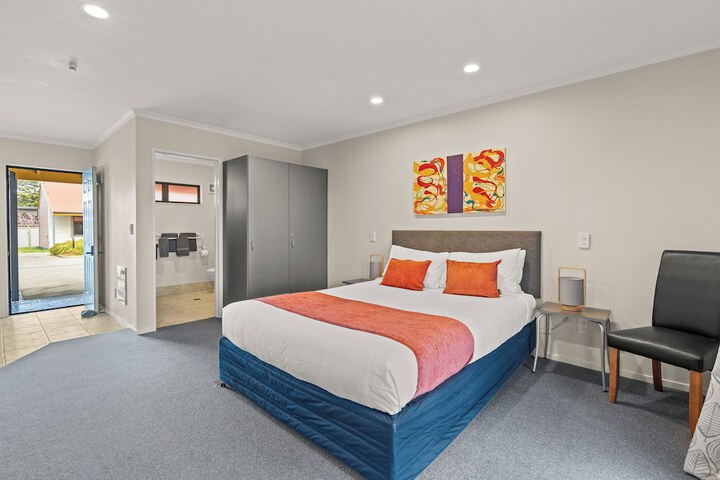 Room 13 of 78