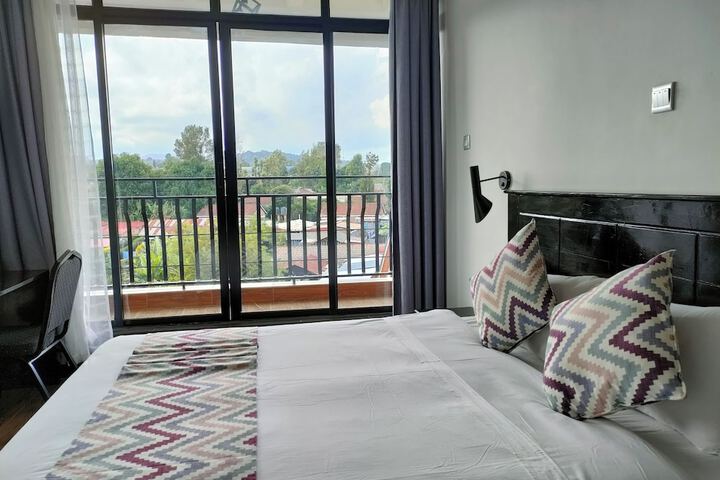 Room 5 of 48