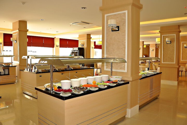 Dining 80 of 109