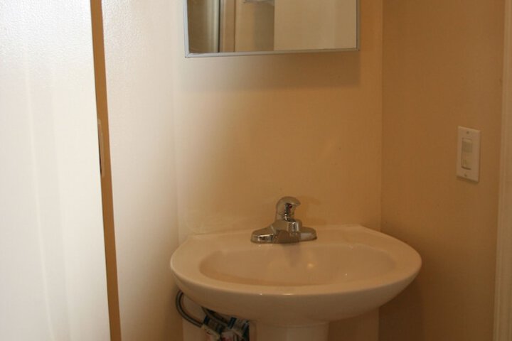 Bathroom sink