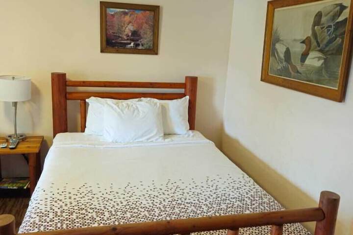Room 8 of 28