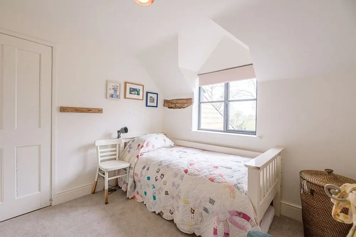 Room 2 of 21