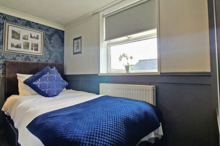 Room 10 of 130