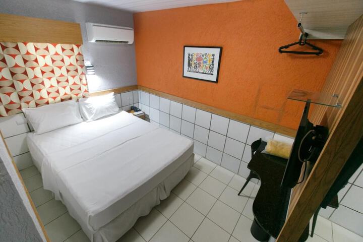Room 14 of 52