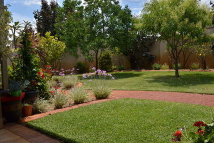 Hotel Exterior 10 of 34