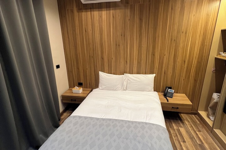 Room 61 of 147