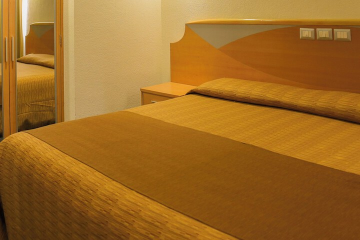 Room 20 of 39