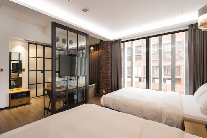 Room 13 of 151