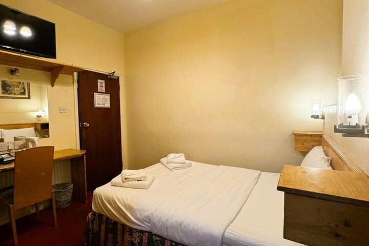 Room 37 of 95