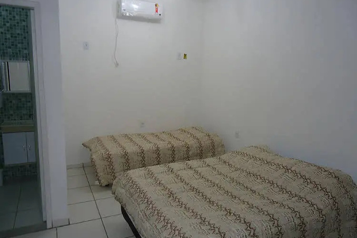 Room 4 of 13