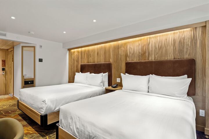 Room 8 of 48