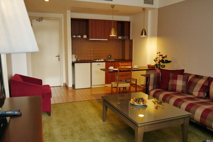 Room 16 of 31