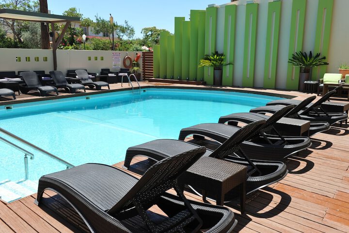Pool 37 of 59