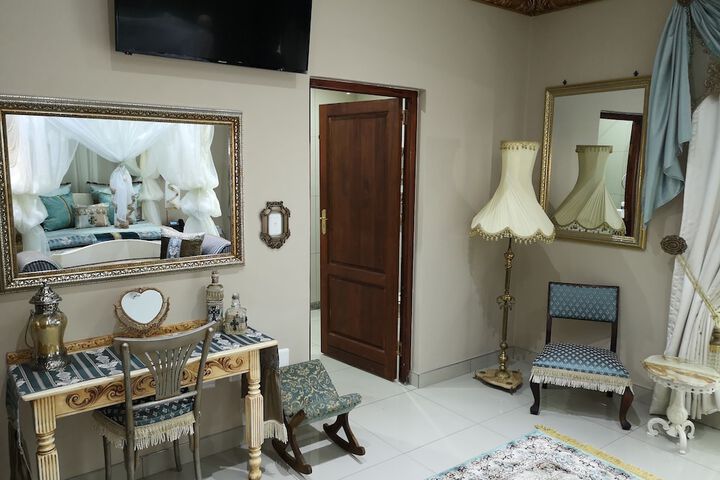 Room 8 of 73