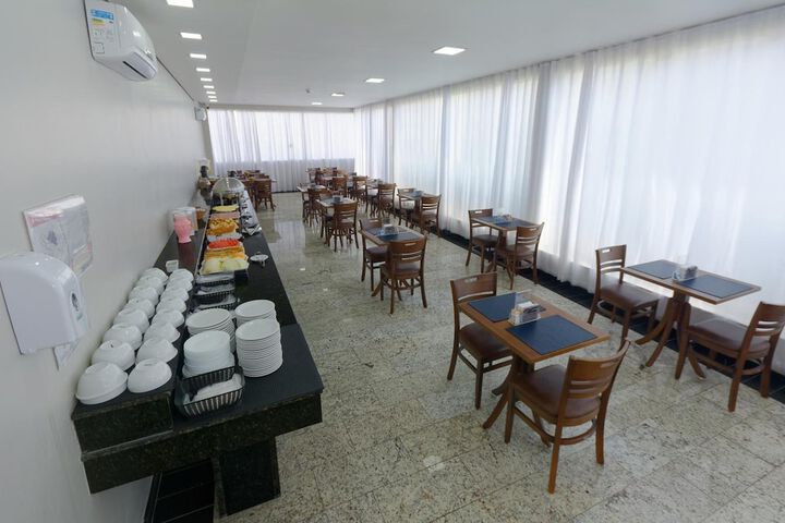 Dining 37 of 65